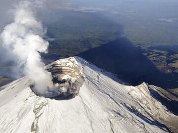 Alertan por caída de ceniza del volcán "Don Goyo" en 8 alcaldías de la CDMX