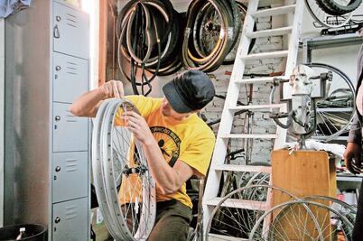 Producción de bicicletas, rodando lento