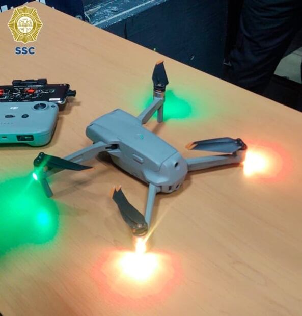 Arrestan a hombre que volaba dron sobre sede de la secretaría de Seguridad Ciudadana en la Cuauhtémoc