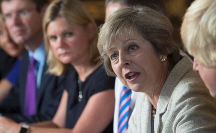 Theresa May preside reunión de gobierno sobre "brexit" 