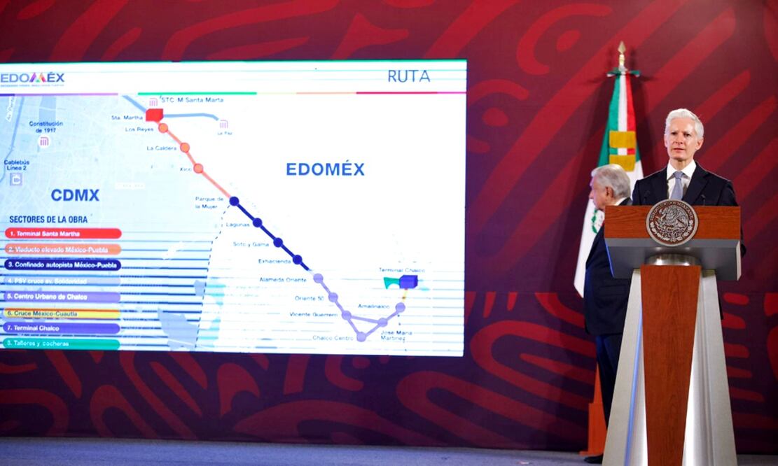 Alfredo del Mazo Maza, gobernador del Estado de México, presentó el proyecto de la construcción del Trolebús de Chalco, Estado de México a la estación Santa Martha del metro de la Ciudad de México. Foto: Germán Espinosa