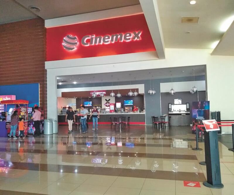 Complejos como Cinemex optaron por limitar sus horarios el 9M. Foto: FRANCISCO VELAZQUEZ. EL UNIVERSAL