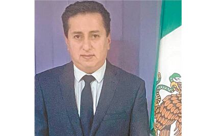 Cesan de su cargo a fiscal que recibió dosis antes