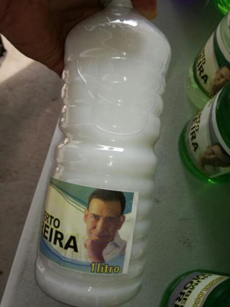 Venden en Coahuila detergentes… con foto de Humberto Moreira