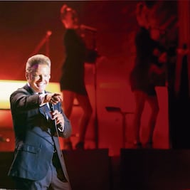 Abuchean a Luis Miguel por su extraña actuación en concierto