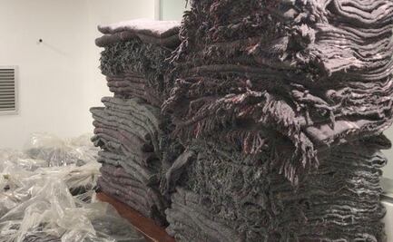 Critican a Samuel García por regalar cobijas "corrientes"