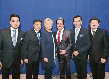 Hillary suma apoyo musical