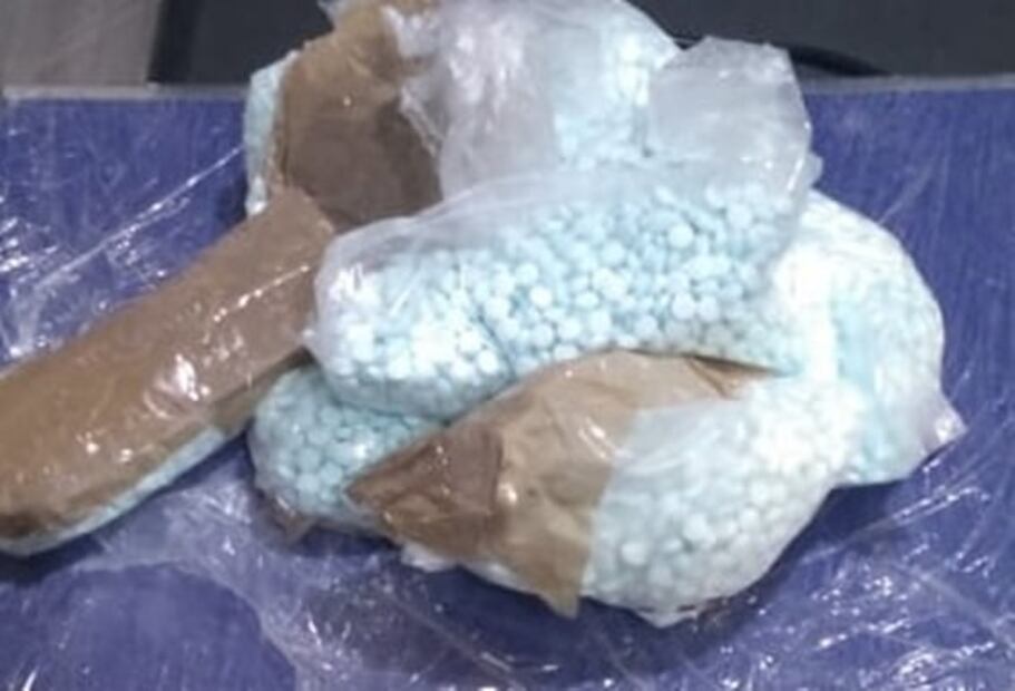 Detienen a dos abuelitas que llevaban droga en la suela de los zapatos en Sonora