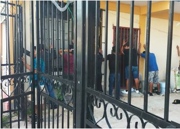 Rescatan a 20 menores originarios de Chiapas; eran víctimas de trata de personas en Playa del Carmen