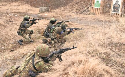 Rusia negocia acuerdo de 15 puntos con Ucrania y bombardea