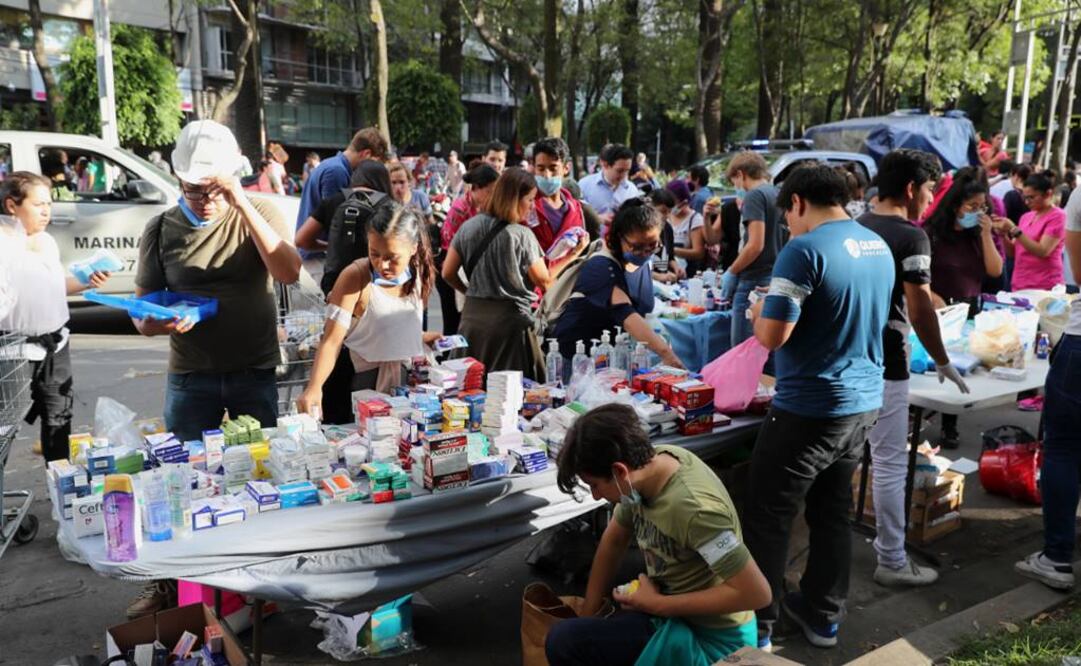 El Parque España se convirtió en un gran centro de acopio de víveres y ayuda Foto: Lucía Godínez / EL UNIVERSAL