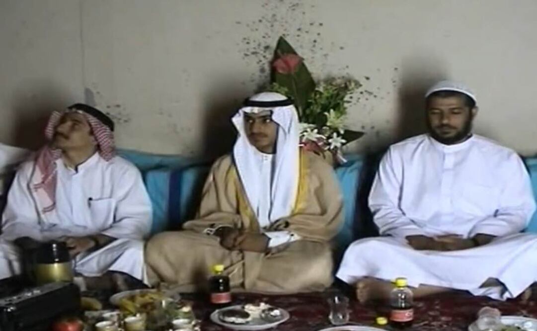 Hamza bin Laden (centro) es hijo de una de las tres viudas de Osama bin Laden, Khairiah Sabar. Foto: EFE