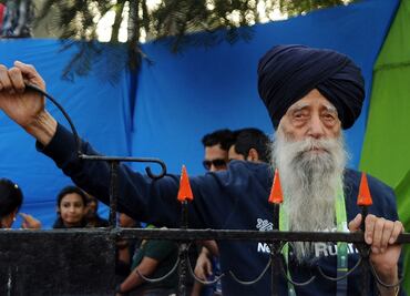 Muere maratonista Fauja Singh a los 114 años tras ser atropellado en India; ¿quién era?