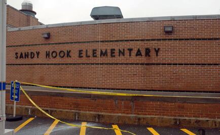 Desalojan primaria Sandy Hook por amenaza de bomba a seis años del tiroteo en EU