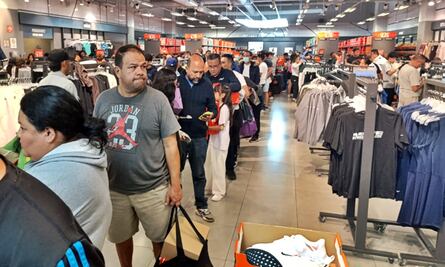 En dos días de El Buen Fin, Profeco recibe 139 quejas; estas son las tiendas con más reportes