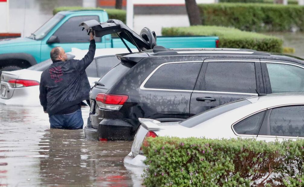 La intensa lluvia que se registró la víspera a lo largo de la frontera entre Texas y México disminuyó el viernes. (28/03/25) Foto: AP