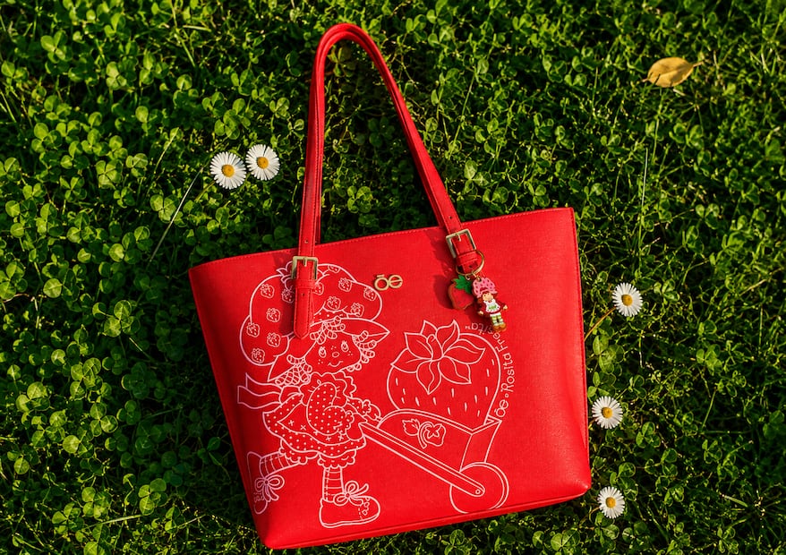 Bolsa Hobo Chica Oe X Rosita Fresita. Foto: Cortesía Cloe