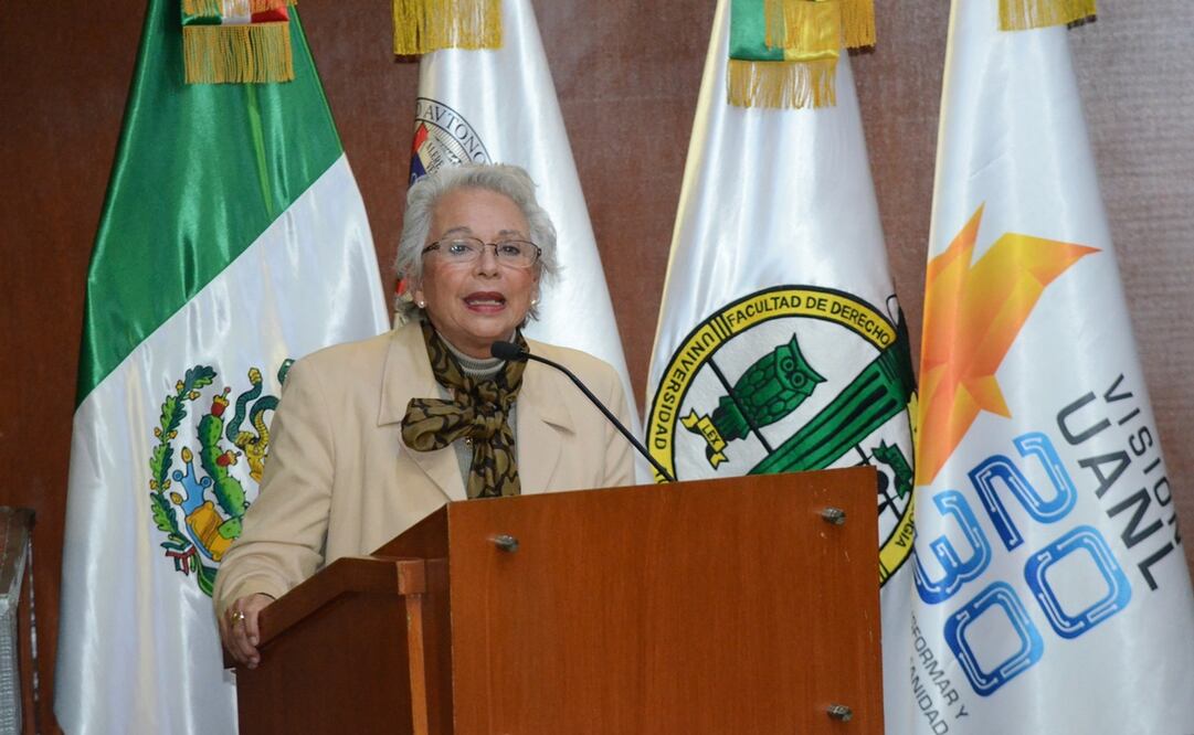 Sánchez Cordero dictó una conferencia en la Universidad Autónoma de Nuevo León. Foto: Emilio Vásquez / EL UNIVERSAL 