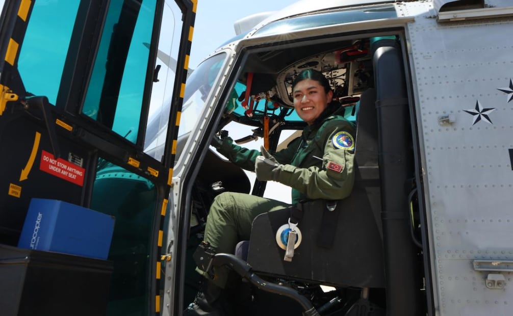 A sus 23, Gabriela Sarahí pilota un helicóptero en unidad de élite de la Fuerza Aérea (19/04/2026). Foto: Alberto González / EL UNIVERSAL