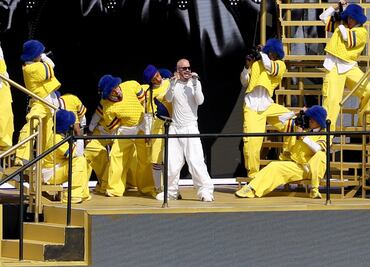J Balvin enciende la final del Mundial de clubes; Coldplay y Doja Cat sorprenden al público