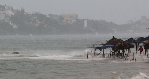 CFE despliega plan de contingencia por "Max" en Guerrero