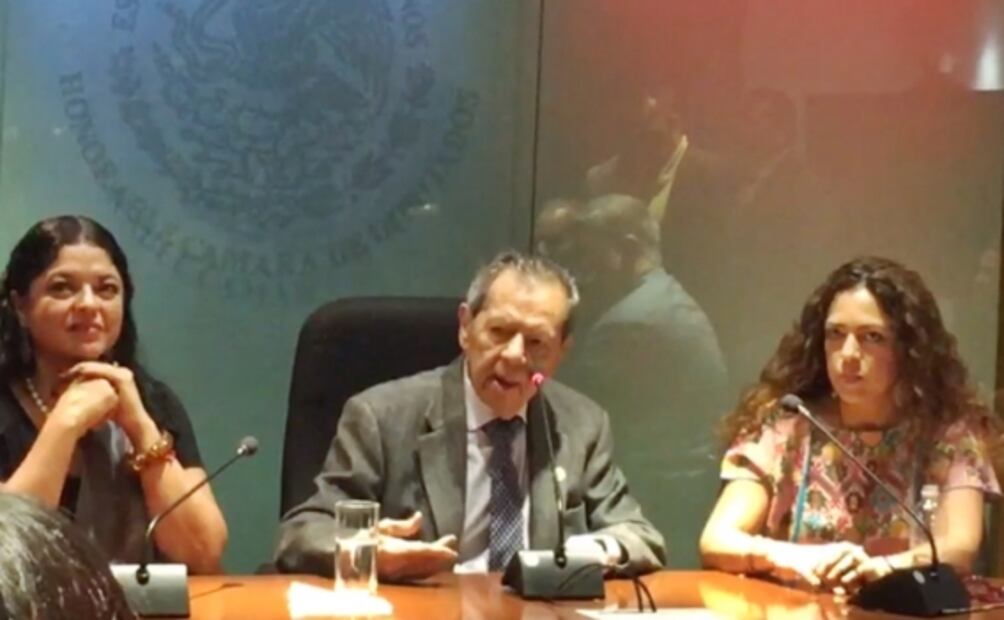 Analizan diputados quitar reja que aísla San Lázaro