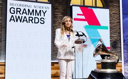 Días antes de los Grammy, acusan a directora por "mala conducta"