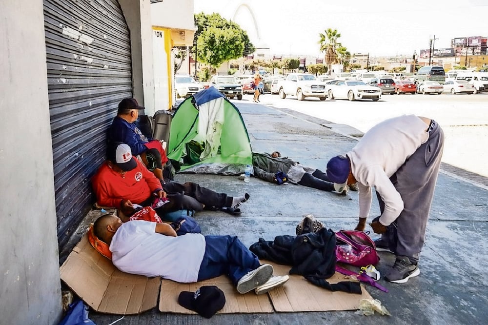 Consumidores de droga en Tijuana. El flujo de fentanilo no sólo está afectando a Estados Unidos, sino también a las comunidades fronterizas mexicanas. Foto: Joebeth Terriquez | EFE