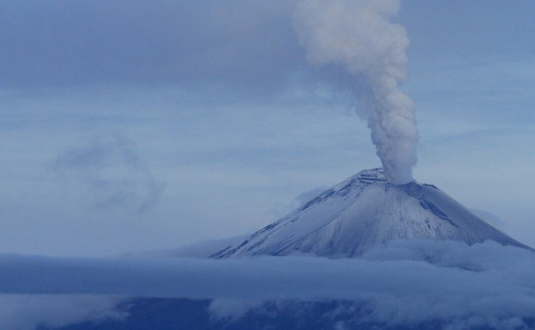 Las exhalaciones fueron de baja intensidad, acompañadas de vapor de agua, gas y pequeñas cantidades de ceniza. Foto: Archivo / EL UNIVERSAL
