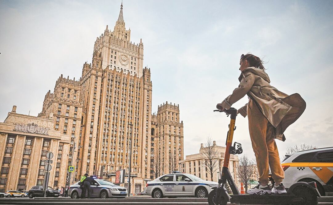 El Kremlin convocó al embajador estadounidense en Moscú para una “conversación difícil”, tras las sanciones decretadas por el gobierno de Joe Biden. Foto: Alexander Nemenov. AFP