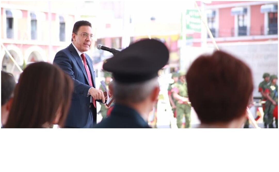 El gobernador de Hidalgo, Omar Fayad, toma la palabra durante un evento oficial. (Dinorath Mota/ EL UNIVERSAL)