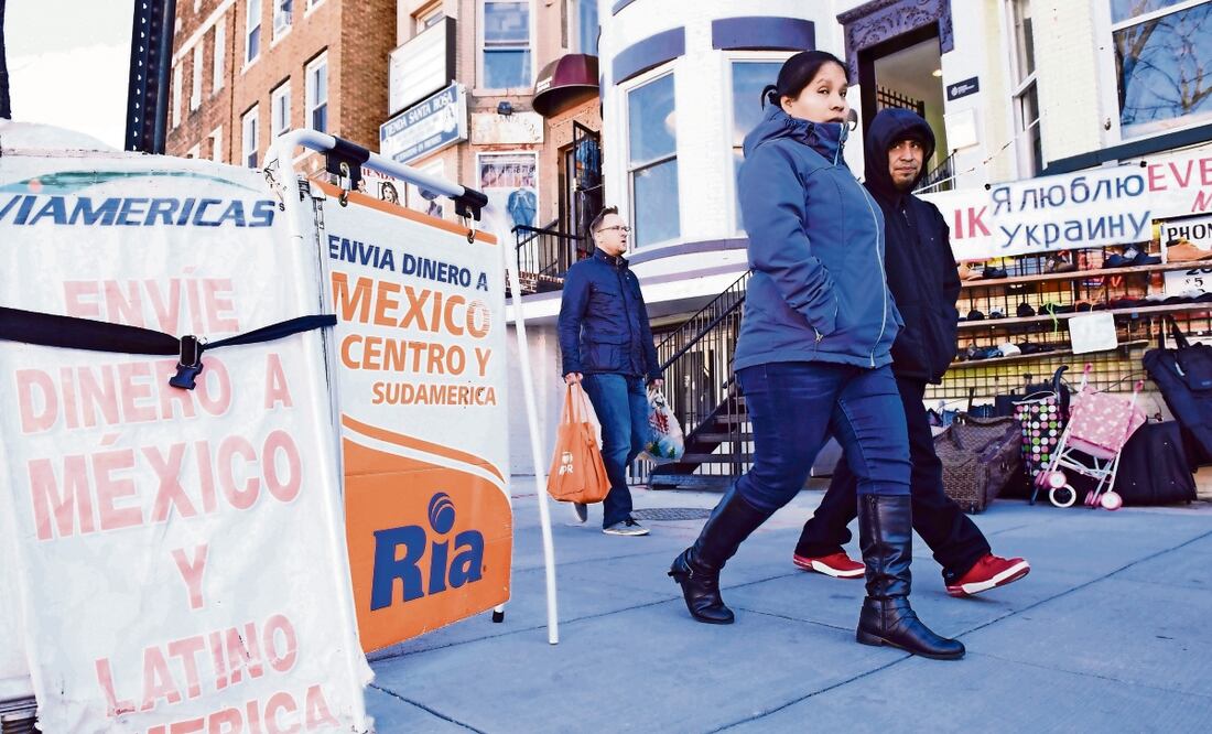 Disminuye la remesa promedio enviada de 389 a 384 dólares, mientras que en efectivo y especie subió de 472 a 505 dólares. Foto: Archivo