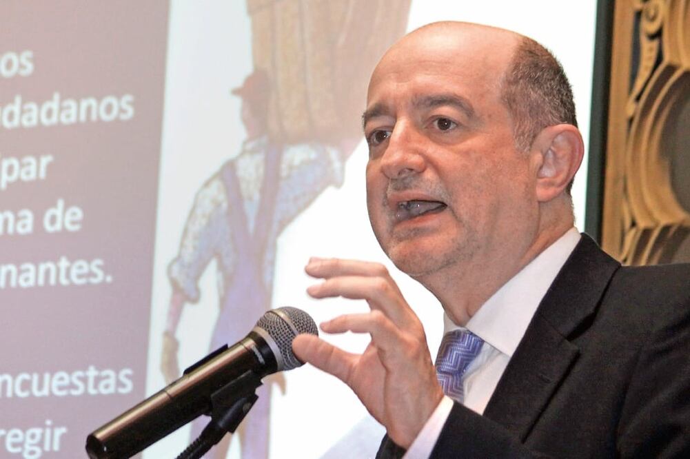 Roy Campos, presidente de Consulta Mitofsky, dice que una encuesta revela fa lta de interés de la gente en política, ya que 28% no tiene preferencia partidista (ARCHIVO EL UNIVERSAL)