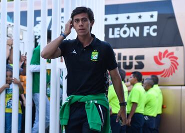 Chivas hace oficial el regreso de J.J. Macías