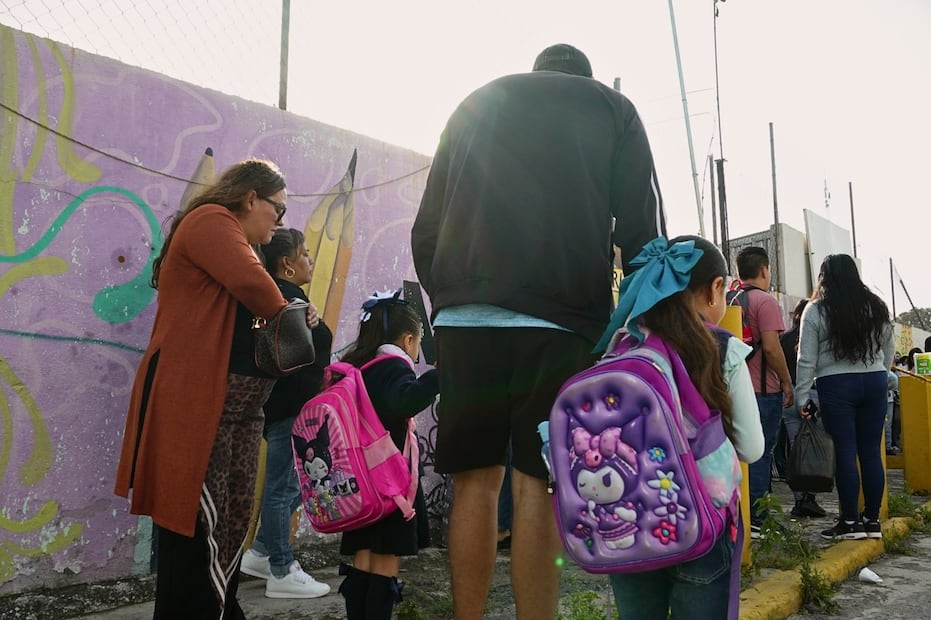 EL UNIVERSAL acompañó a Mía, nacida durante la pandemia de COVID-19 a su primer día de primaria. Foto: Emanuel Pardo