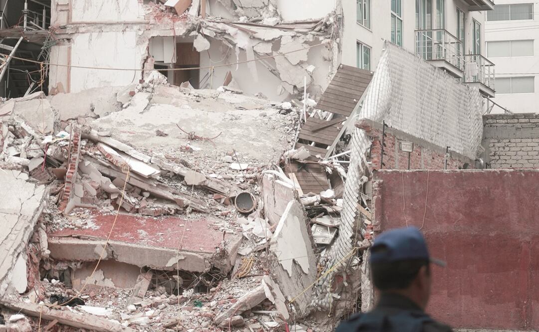 El inmueble que construyó Canada Building en Benito Juárez se cayó y causó la muerte de dos mujeres durante el temblor de la semana pasada. (Foto: ARCHIVO EL UNIVERSAL)