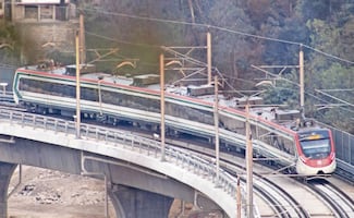 Tras 11 años, el tren interurbano llega a la parada final