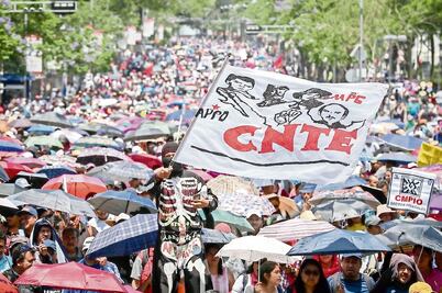 López Obrador se reúne con la CNTE