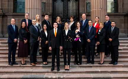 Samuel García publica foto oficial de su gabinete; incluye a "Oreo", su nueva mascota