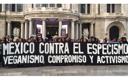 Marchan en la CDMX contra la explotación de los animales