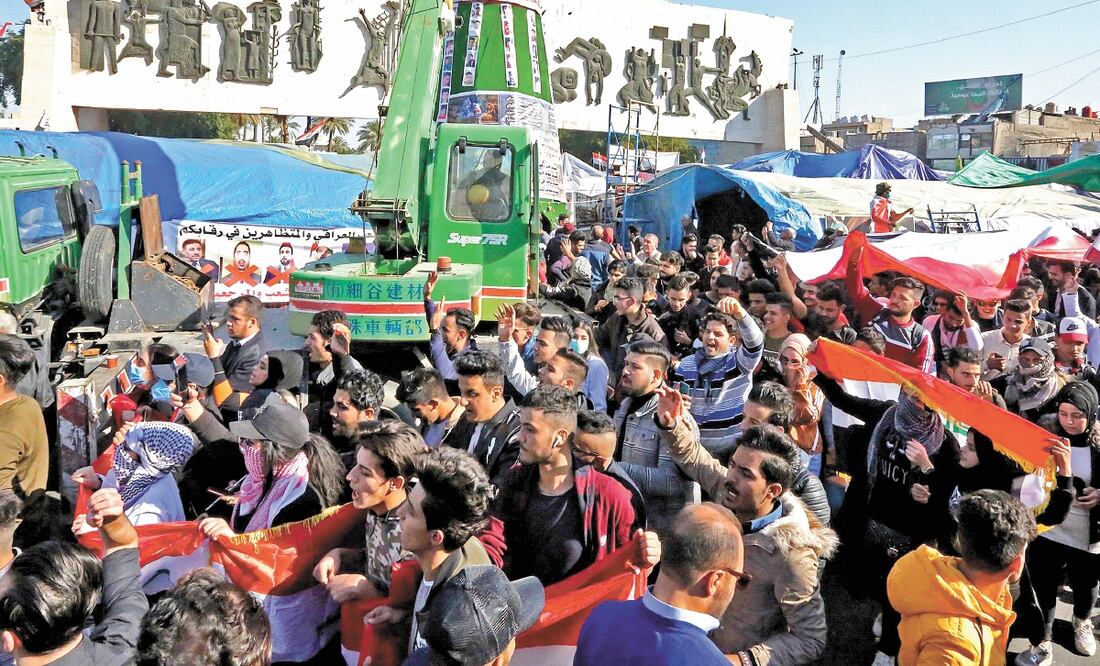 Manifestantes iraquíes protestaron el pasado martes contra el gobierno, en Bagdad. SABAH ARAR. AFP