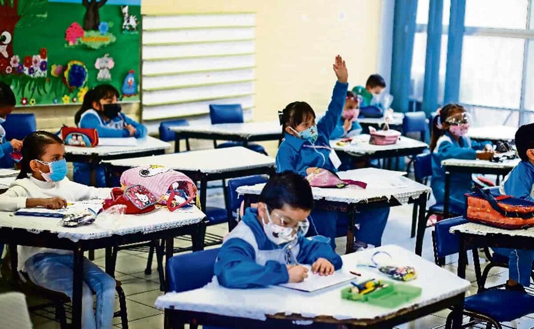 El panista propone que el Gobierno local incluya al programa a las de más de 4 mil escuelas de nivel básico