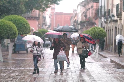 Prevén día caluroso y caída de granizo en la CDMX