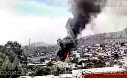 Se incendia fábrica de colchones en Ecatepec; no hay lesionados