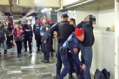 Detienen a 33 vagoneros en estación del metro Pantitlán 