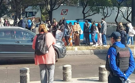 Estudiantes de la UPN bloquean Periférico; acusan inasistencia de autoridades de la SEP a mesa de trabajo pactada