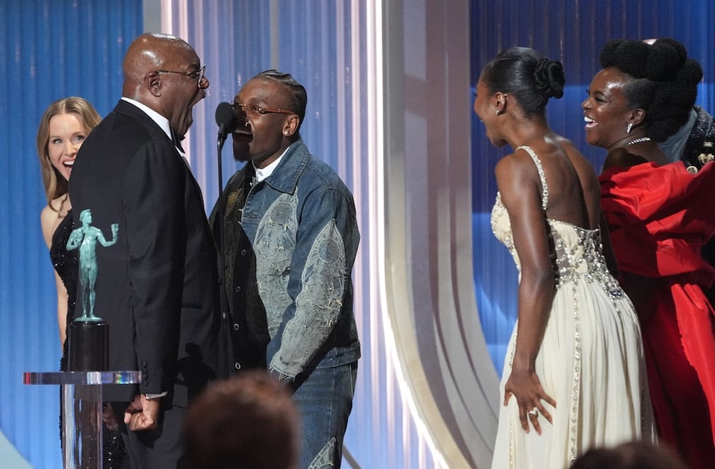 Elenco de "Sinners" recibe el SAG Awards.
Foto: AP / Chris Pizzello