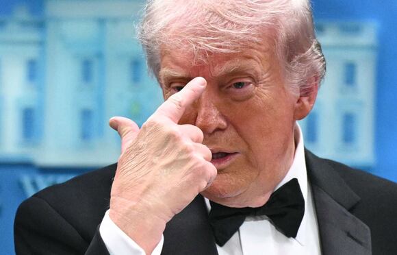 El presidente estadounidense, Donald Trump, en conferencia en la Casa Blanca, el 25 de abril de 2026. FOTO: MANDEL NGAN. AFP