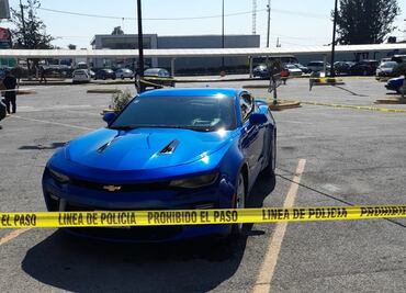 Balean a dos hombres en supermercado de Zumpango