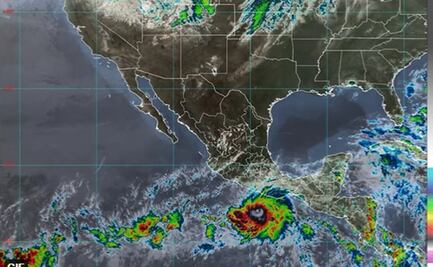 Huracán Agatha se intensifica a categoría 2, reporta Protección Civil